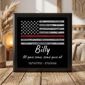 Caixa memorial com a bandeira americana da Linha Vermelha Fina - Nome e datas personalizados - Várias opções