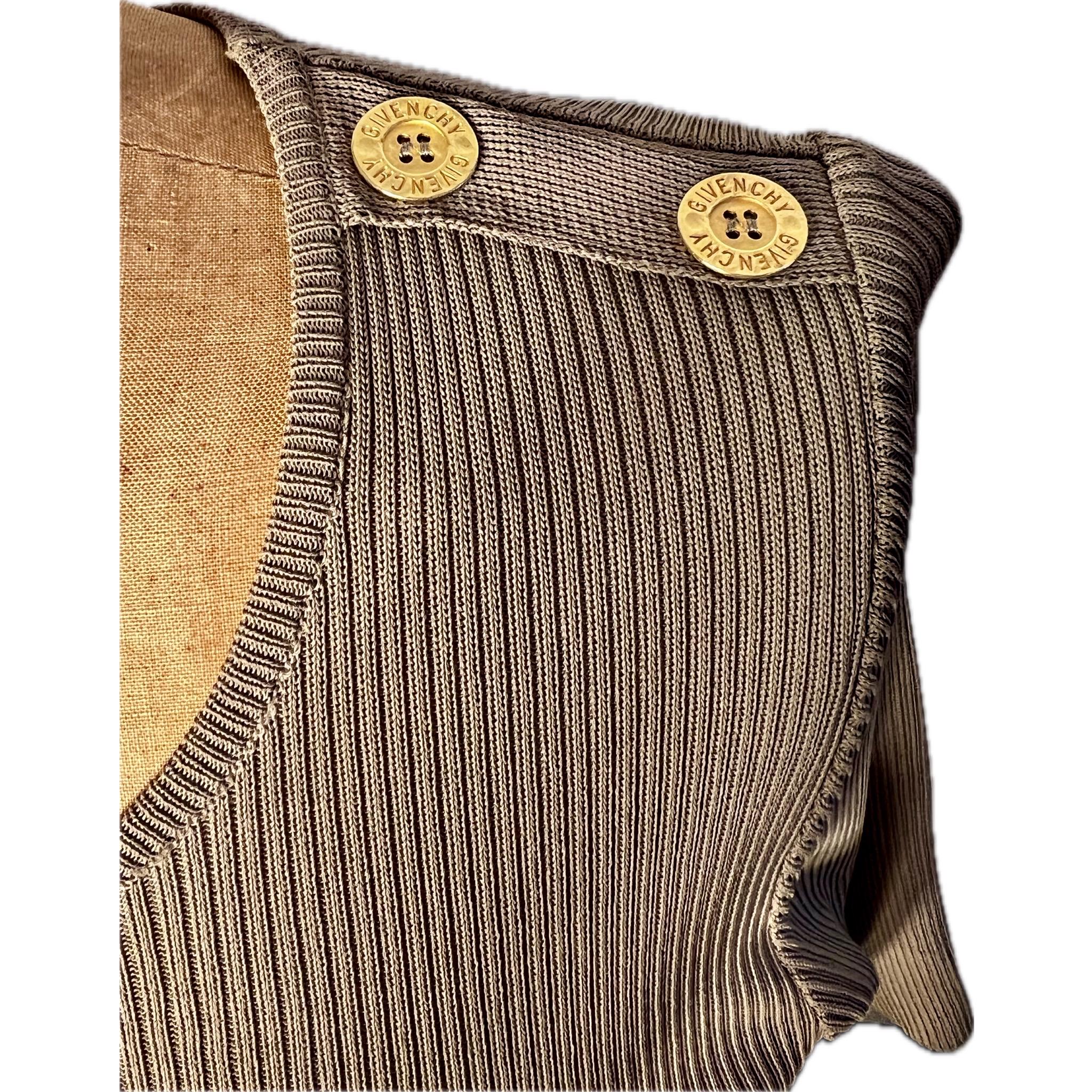 GIVENCHY Vintage XS/S Taupe Ribbed Knit Top With Gold Logo Buttons