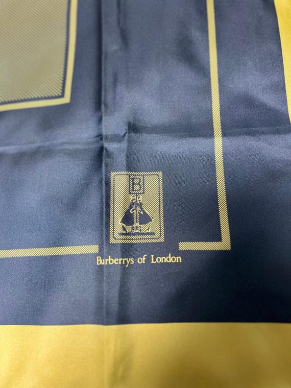 Burberrys ネイビー ゴールド スカーフ　ビンテージ　【新品タグ付き】 バーバリー ヴィンテージ 30x30 ネイビー＆ゴールド シルクスカーフ