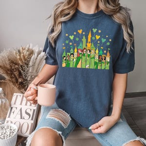 Comfort Color Shirt, St Paddy's Princess Shirt, Cinderella Tee, Elsa Shirt, Rapunzel Tee, Pocahontas Shirt, Ariel Tee, Disney Princess Shirt imagem 1
