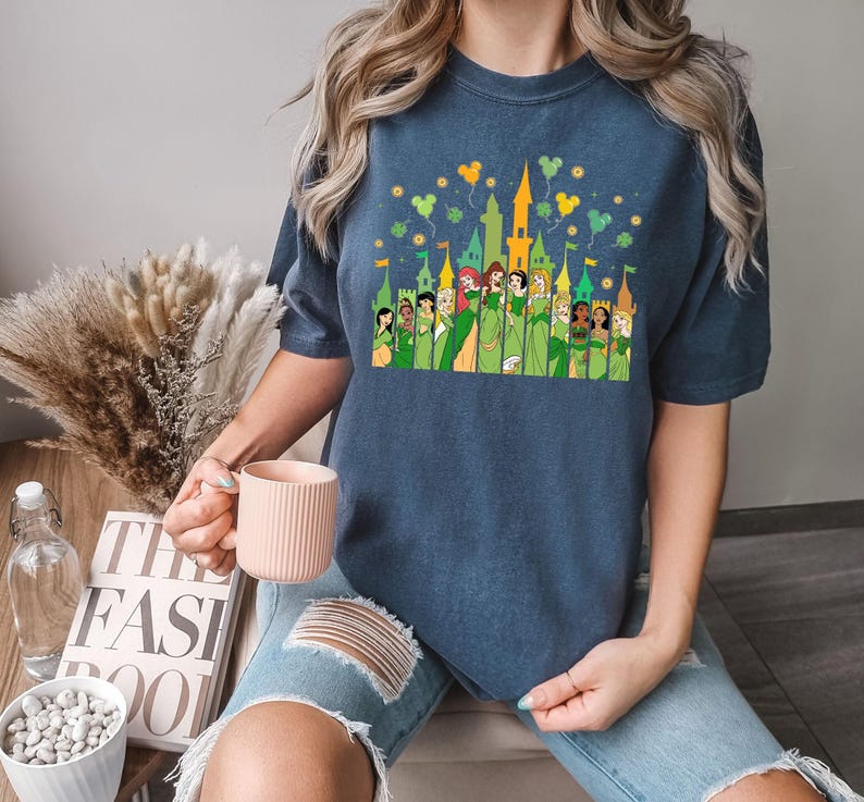Comfort Color Shirt, St Paddy's Princess Shirt, Cinderella Tee, Elsa Shirt, Rapunzel Tee, Pocahontas Shirt, Ariel Tee, Disney Princess Shirt imagem 1