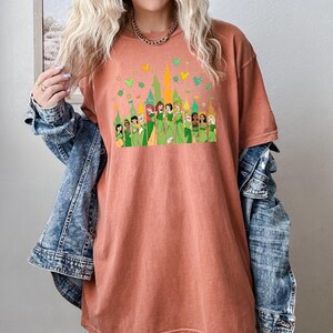 Comfort Color Shirt, St Paddy's Princess Shirt, Cinderella Tee, Elsa Shirt, Rapunzel Tee, Pocahontas Shirt, Ariel Tee, Disney Princess Shirt imagem 9