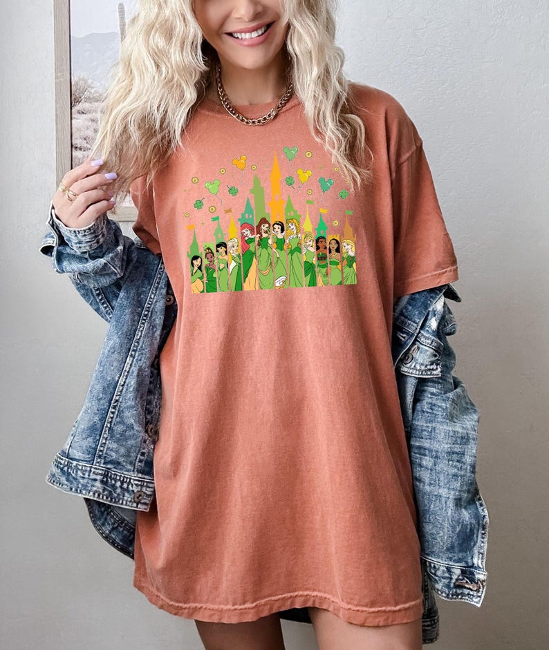 Comfort Color Shirt, St Paddy's Princess Shirt, Cinderella Tee, Elsa Shirt, Rapunzel Tee, Pocahontas Shirt, Ariel Tee, Disney Princess Shirt imagem 9