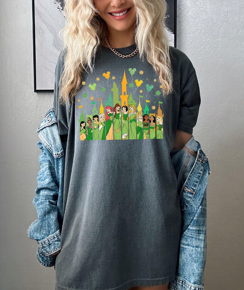 Comfort Color Shirt, St Paddy's Princess Shirt, Cinderella Tee, Elsa Shirt, Rapunzel Tee, Pocahontas Shirt, Ariel Tee, Disney Princess Shirt imagem 5