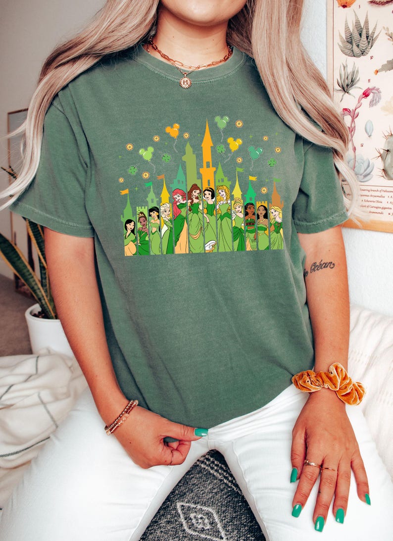 Comfort Color Shirt, St Paddy's Princess Shirt, Cinderella Tee, Elsa Shirt, Rapunzel Tee, Pocahontas Shirt, Ariel Tee, Disney Princess Shirt imagem 10