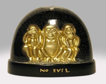 Three Wise Monkeys! See No Evil, Hear No Evil, Speak No Evil Lucky Snow Globe Snowdome