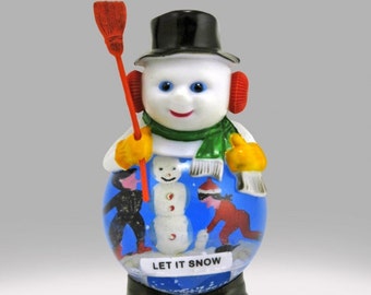 Classic Vintage Snowman SNOW GLOBE Snowdome