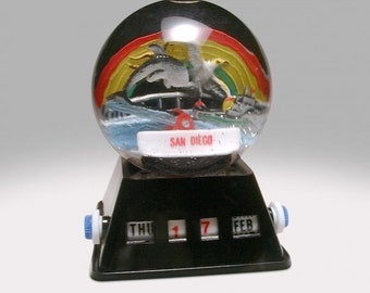 SAN DIEGO Vintage Calendar Base Snow Globe Snowdome -US Road Trip Travel Souvenir!