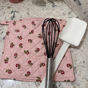pot holder, kitchen accessories, cooking accessories, gifts, kitchen, hot pad
