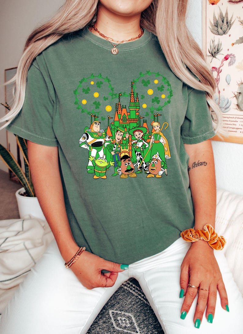 Camiseta de colores cómodos, camiseta de Toy Story, camiseta de San Patricio, camiseta del Sheriff Woody, camiseta de Buzz Lightyear, camiseta de San Patricio de Disney, camiseta de Jessie imagen 9