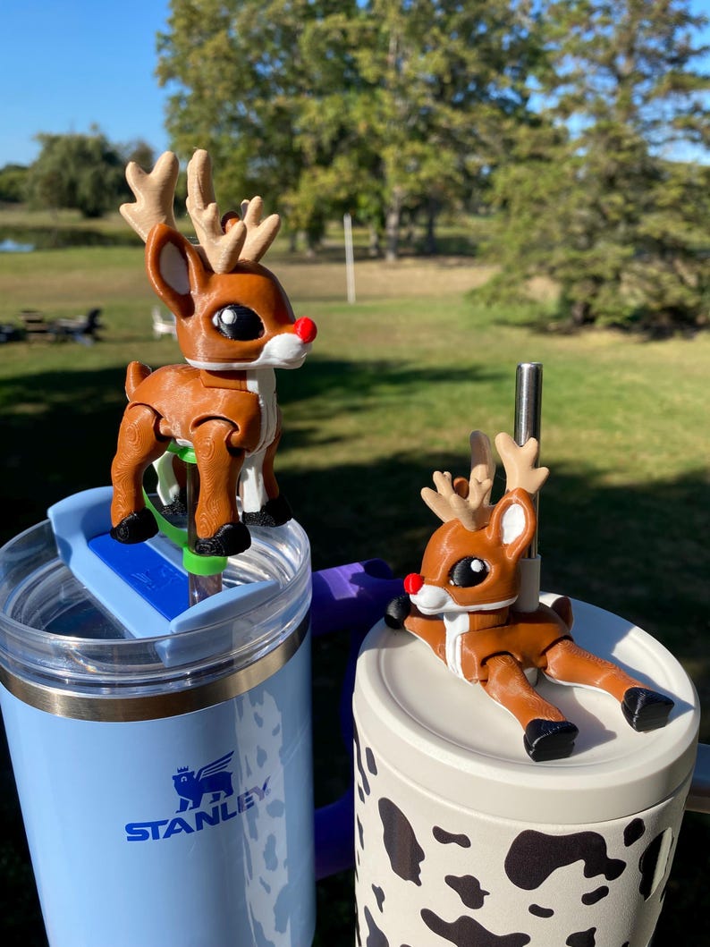 Reindeer and Whitetail Deer Fawn Doe Buck Rudolph Christmas Straw ...