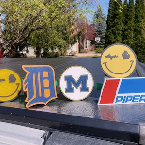 Custom Logo Hitch Cover – Personalized 3D Printed Trailer Hitch Plug – Fits 2” & 1 1/4” Receivers – Up to 4 Colors