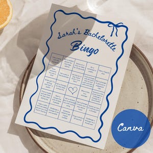 Gioco del bingo per addio al nubilato / Gioco da bere divertente per feste di addio al nubilato e giro dei pub / Bordo ondulato blu e bianco / Download immediato di Canva Gioco del bingo stampabile