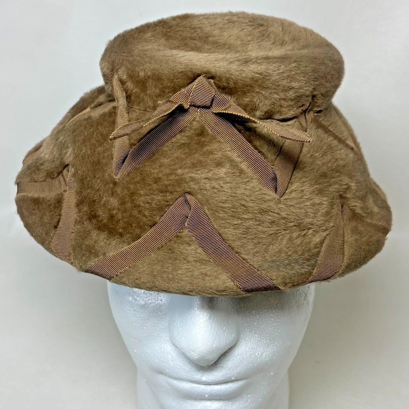 VTG Swanson Hattie Carnegie Faux Fur Brown Cloche Hat w/ 2  display picture 1