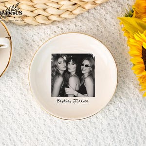Personalized Bestie Photo Jewelry Dish: Ceramic Trinket Tray for Best Friend, Birthday Gifts For Bestie Tray - Round