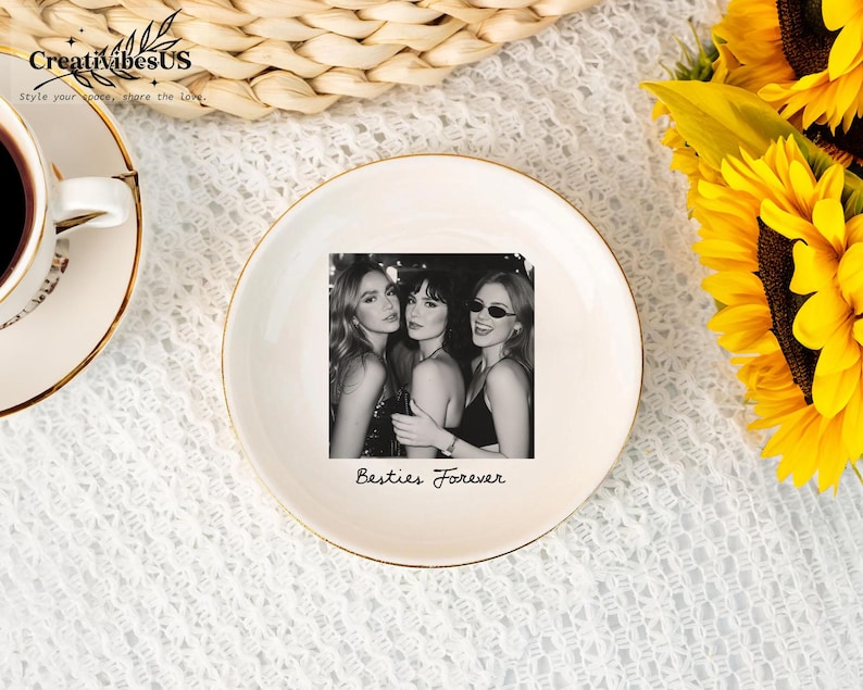Personalized Bestie Photo Jewelry Dish: Ceramic Trinket Tray for Best Friend, Birthday Gifts For Bestie Tray - Round