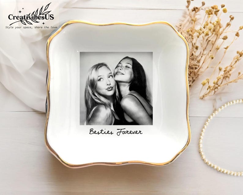 Personalized Bestie Photo Jewelry Dish: Ceramic Trinket Tray for Best Friend, Birthday Gifts For Bestie Tray - Scalloped