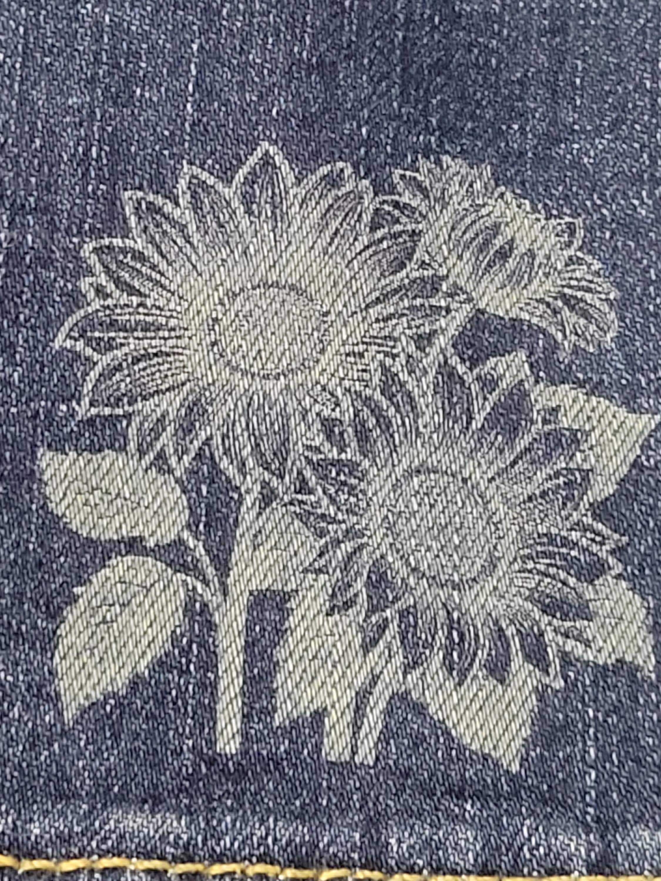 Laser Engraved Bee Sunflower Capri Pants - Thumbnail 2