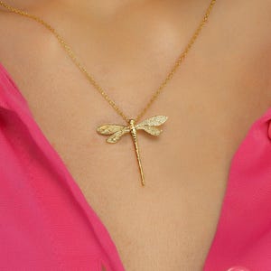 Collana con libellula in oro, collana con ciondolo boho con libellula, regalo per lei, accessori da donna