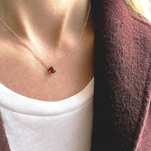 Rote Granat Halskette, Gold Granat Schmuck, Januar Birthstone Halskette, Zierliche Halskette, 14k Gold Filled, Brautjungfer Geschenke