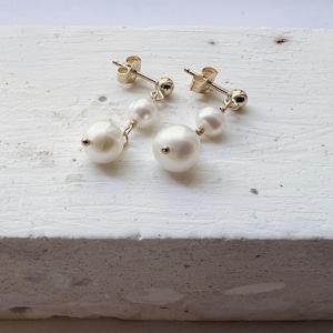Pearl Earrings, Pearl Jewelry, Gold Pearl Earrings,  Dainty Earrings Dangle