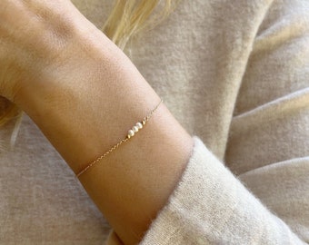 Gouden parelarmband, sierlijke parelarmband voor vrouwen, parel geboortesteen sieraden, juni geboortesteen armband