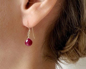 Ruby oorbellen, ruby drop oorbellen, juli geboortesteen oorbellen, ruby sieraden, echte ruby oorbellen, ruby oorbellen zilver