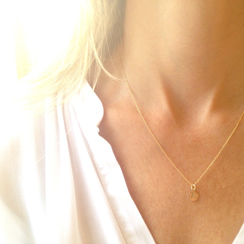 Collier initial en or, collier initial délicat, colliers pour femmes, collier minimaliste, collier superposé image 1