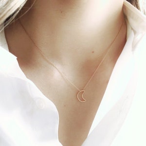Offene Halbmond Halskette, himmlische Halskette, zierliche Gold Charm Halskette