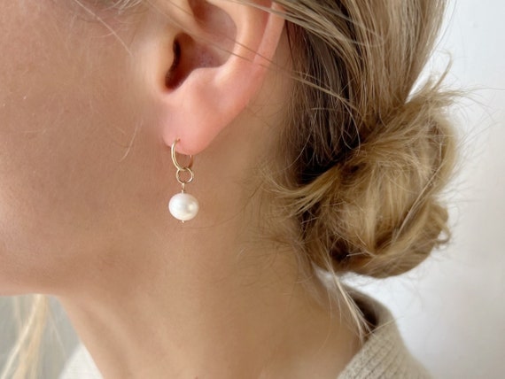 Pearl hoop earrings, Solid Gold Earrings, Small Hoop Earrings, 14k Gold Earrings, Dainty Hoop Earrings, June Birthstone Earrings
