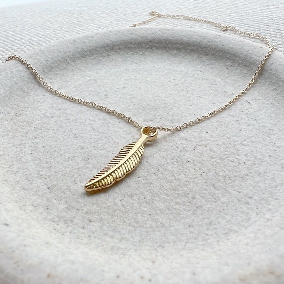 Dainty Feather Necklace Gold Feather Necklace Charm Necklace Nature Necklace Etsy Canada