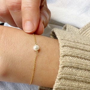 Dainty Pearl Bracelet, Gold Pearl Jewelry, June Birthstone Bracelet, Tiny Pearl Bracelet image 1