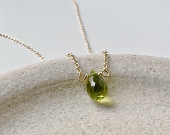 August Birthstone Necklace, Dainty Peridot Necklace, Peridot Birthstone Jewelry