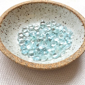 Minimalistische Aquamarin-Halskette, zierlicher Aquamarin-Schmuck, Halsketten für Frauen, März-Geburtsstein-Halskette, einfache Edelstein-Halskette Bild 3