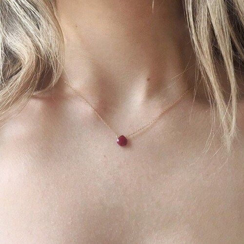 Rubin Halskette, Goldkette, Juli Birthstone Schmuck, Minimalist Halskette Geschenk, Rubin Anhänger