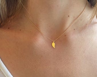 Collana con foglie delicate, collana con foglie d'oro, gioielli naturali, gioielli terrosi, collana per tutti i giorni, regalo per un amico