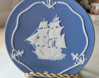 1978 Raintree Bourbon Whiskey Jasperware Decanter Embossed Ship 3/8"