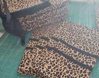 Cheetah Print Oven Mitt ,2  Pot Holders, and 4 Tea Towels Set