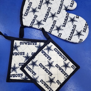 NFL Dallas Cowboys Oven Mitt Pot Holder / Tailgate Set