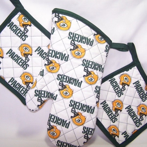 NFL Green Bay Packers Tail Gate set; Oven Mitt and Pot Holders