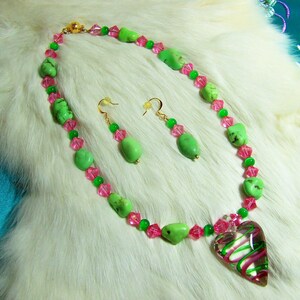 Lime Green Turquoise and Art Glass Heart Necklace   Item 08-01