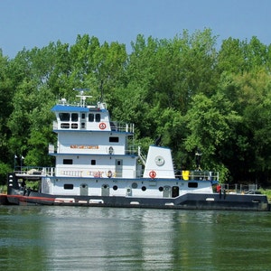 Barge Along the Illinois River  P 37