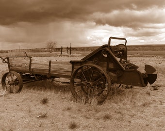 Photograph   Old Wagon in Bridger Montana    P-52