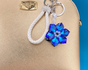 Llavero con dije de flor de cristal para bolso, brillante, trenzado, doble cara, herrajes plateados
