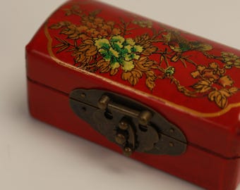 Antique Collection ,Vintage Cosmetics Case ,Vintage Chinese Style Home Storage Box - Original Lacquerware Wooden Box