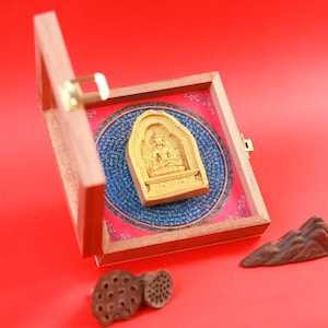 Tibetan Buddhism Tsa-tsa Buddhas,Golden Ksitigarbha Bodhisattva, a bridge connecting the mortal world with the divine realm, wishes of peace