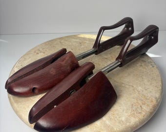 Vintage Nunn-Bush Shoe Trees Size Brown Vintage Wood Metal Spring Loaded Shapers