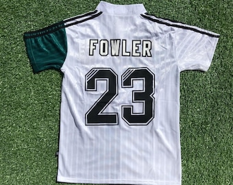 スティーブ・マクマナマンがサインしたリバプールのレトロシャツ