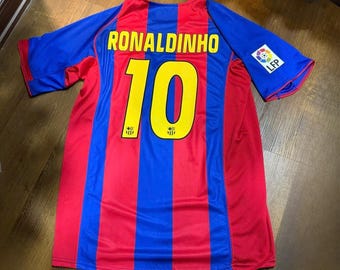 ロナウジーニョ直筆サイン入りFCバルセロナ サッカーシャツ - 2005-06