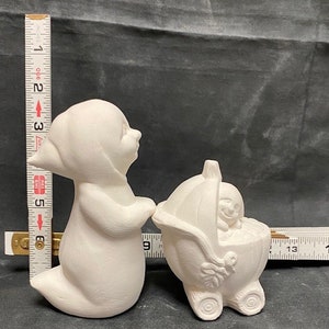 Cerámica Bisque Ceramichrome lista para pintar: Madre fantasma con bebés en carruaje de calabaza
